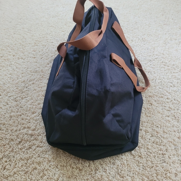 DSW Black Weekender Duffle Bag With Shoe Compartment OS Vacation Travel - Picture 5 of 12